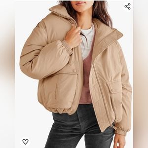 NWOT Cropped‎ puffer coat small khaki